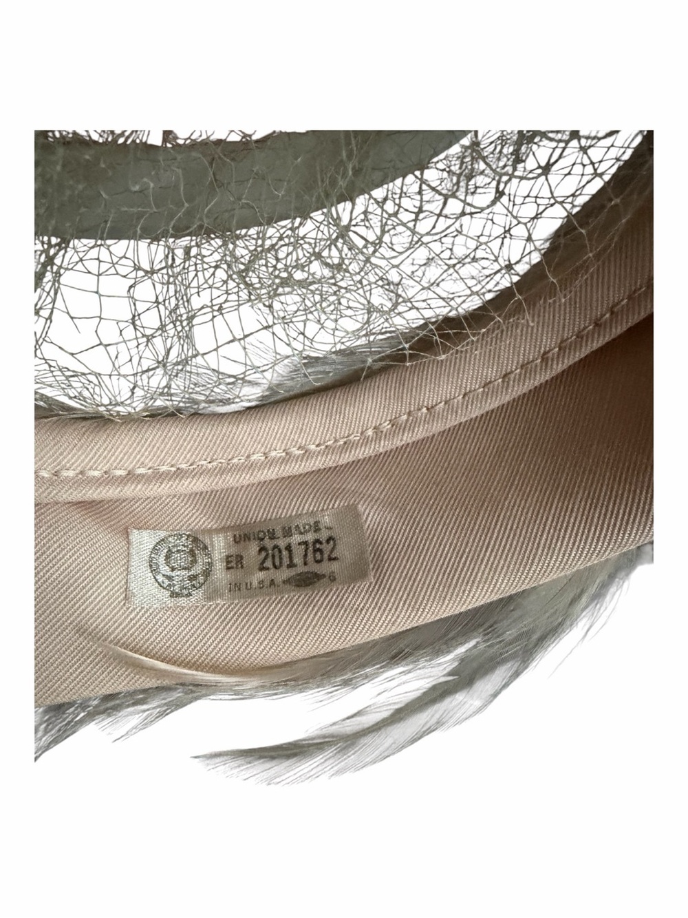 Late 50s/Early 60 UHCMWIU Pale Peach Feather Calot Hat - Picture 8 of 8